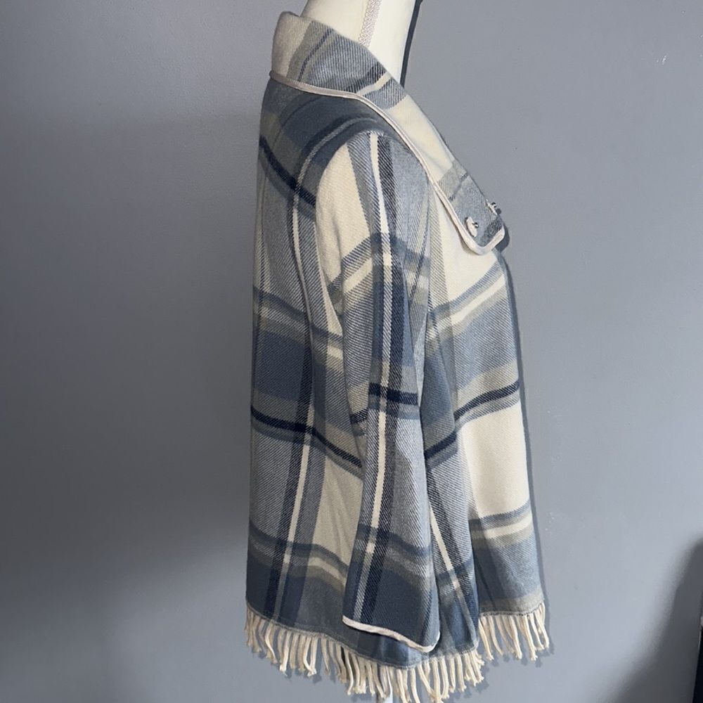 Multiples Plaid Jacket! - Picture 5 of 15